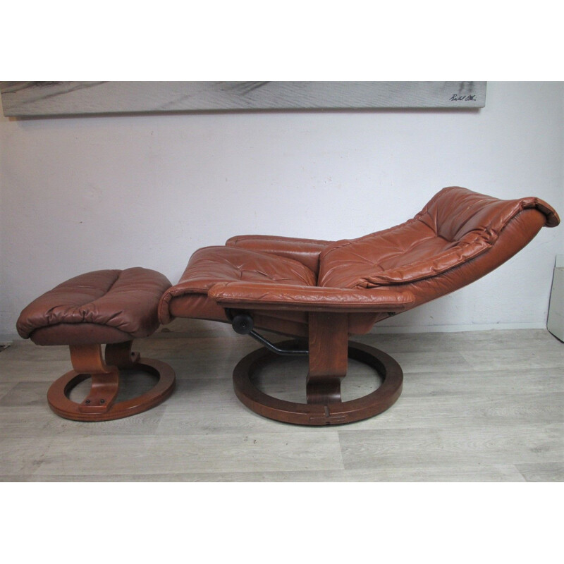 Vintage armchair with footrest 1970