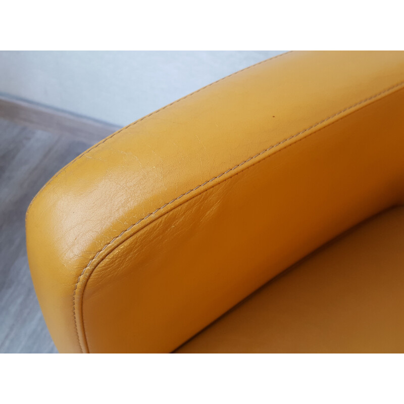 Vintage Leather Armchair in Yellow from Leolux