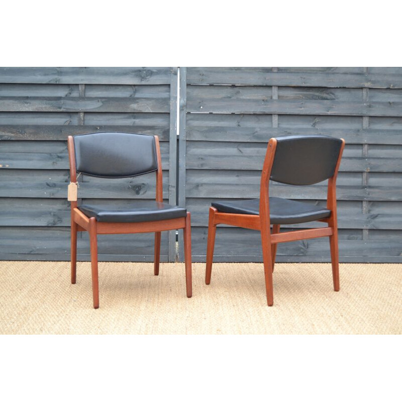 Set of 4 vintage chairs by Eric Buch