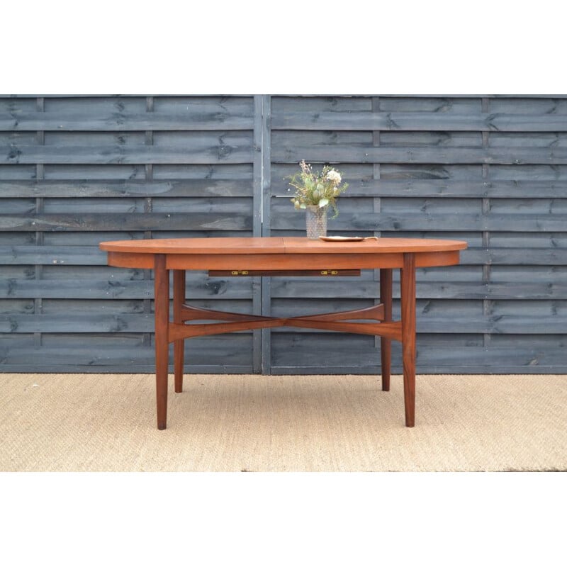 Vintage Extendable Dining Table by Beithcraft