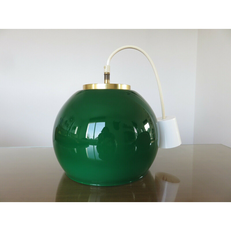 Suspension vintage parscot opaline vert émeraude et laiton 1970