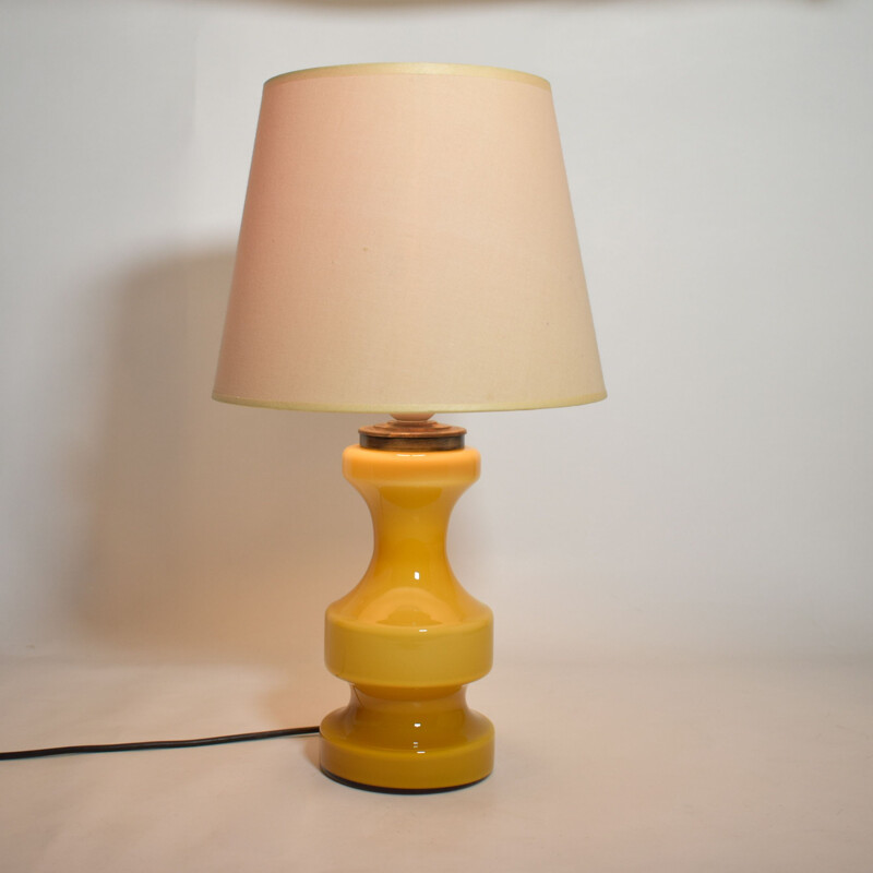 Lampe vintage en verre opaline jaune