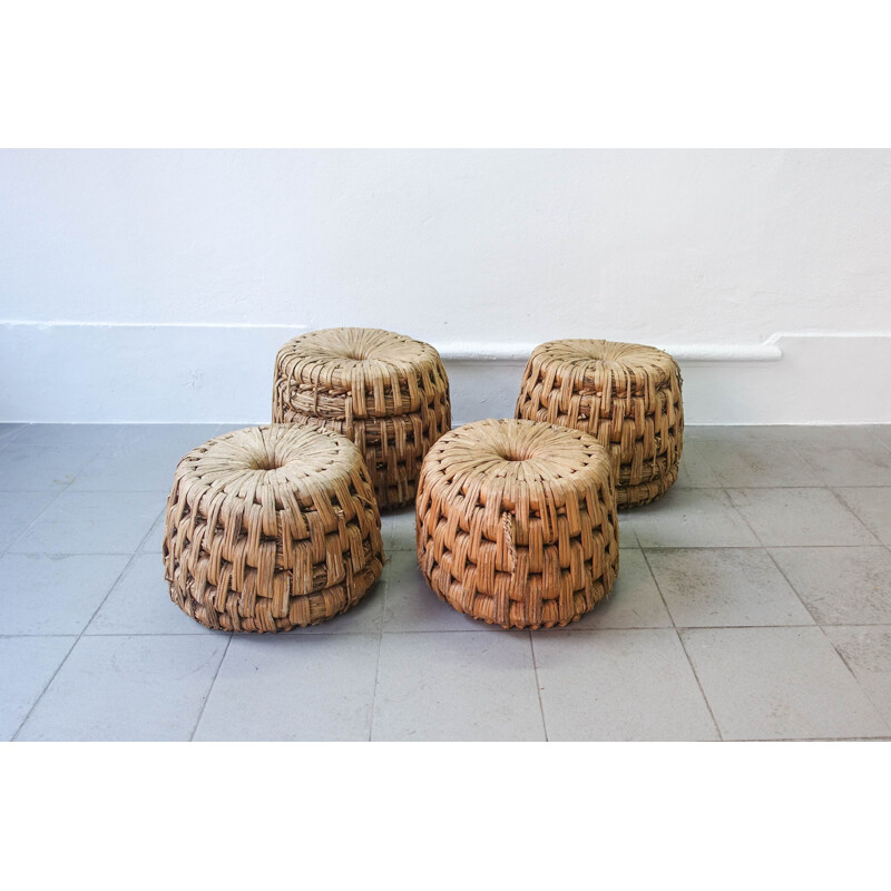 Vintage living room set consisting of a table and 4 stools in Bunho, Portugal 1960