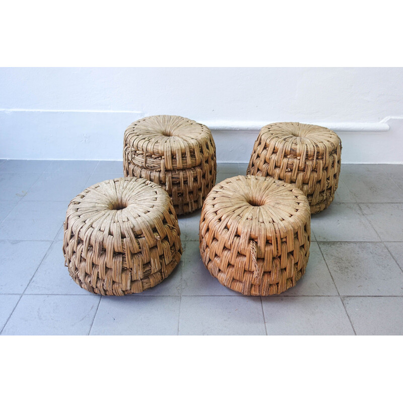 Vintage living room set consisting of a table and 4 stools in Bunho, Portugal 1960