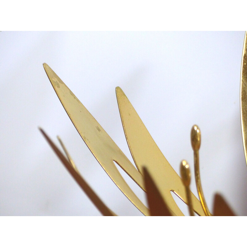 Par de arandelas de metal dourado e flores de latão, 1970