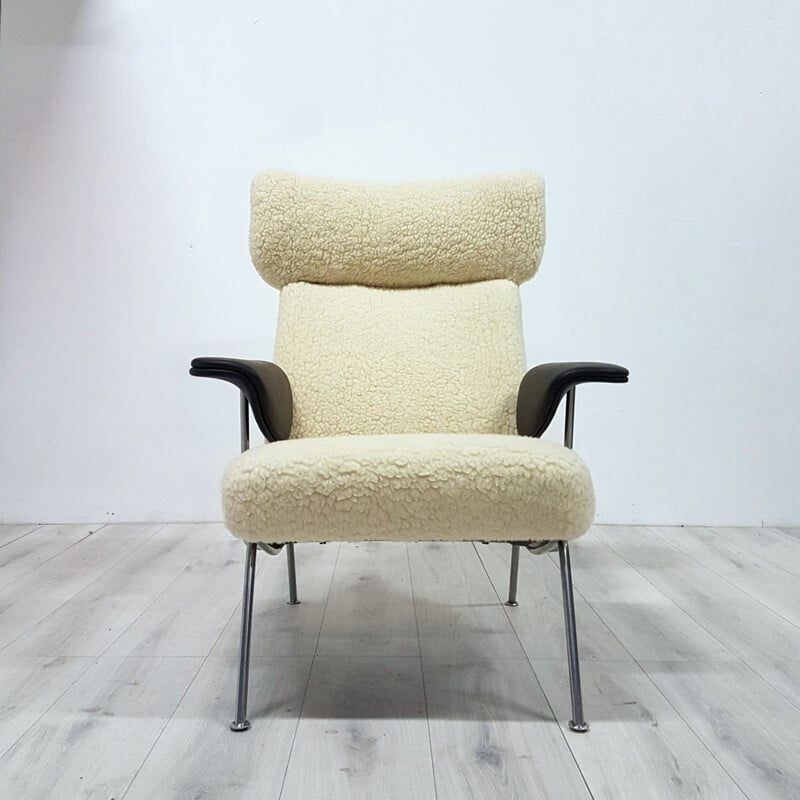 Mid century lounge chair by Theo Ruth for Artifort Netherlands 1950s