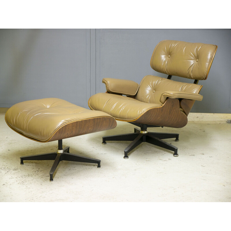 Vintage Fauve Lounge Armchair by Charles & Ray Eames Herman Miller United States 1976s