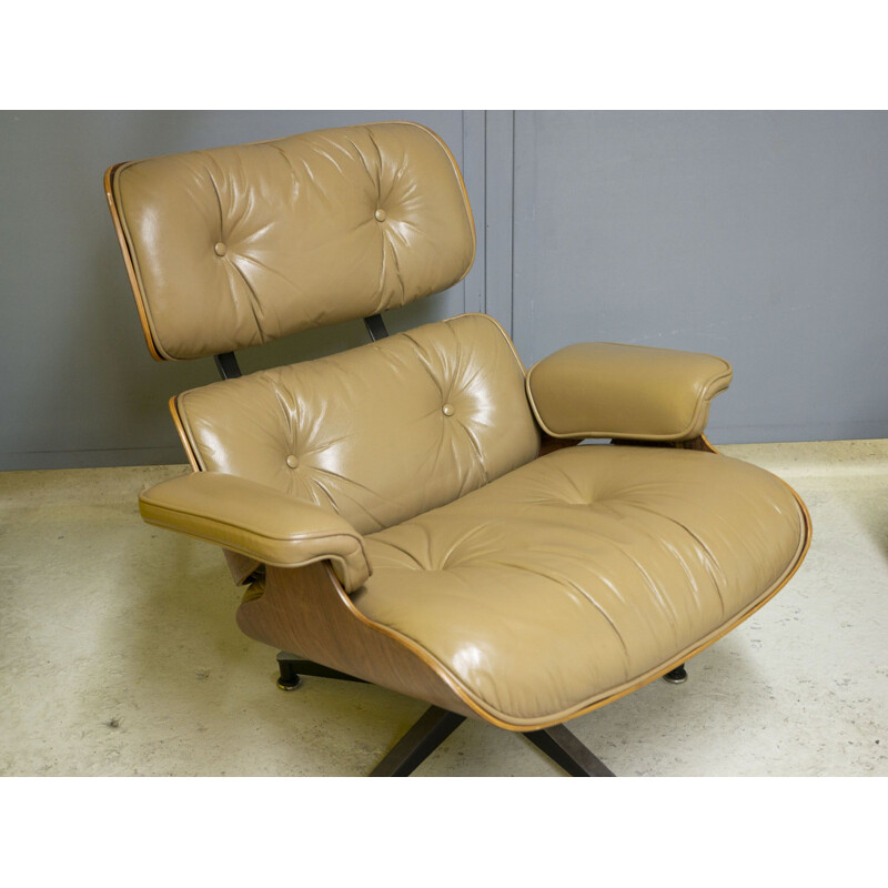 Vintage Fauve Lounge Armchair by Charles & Ray Eames Herman Miller United States 1976s