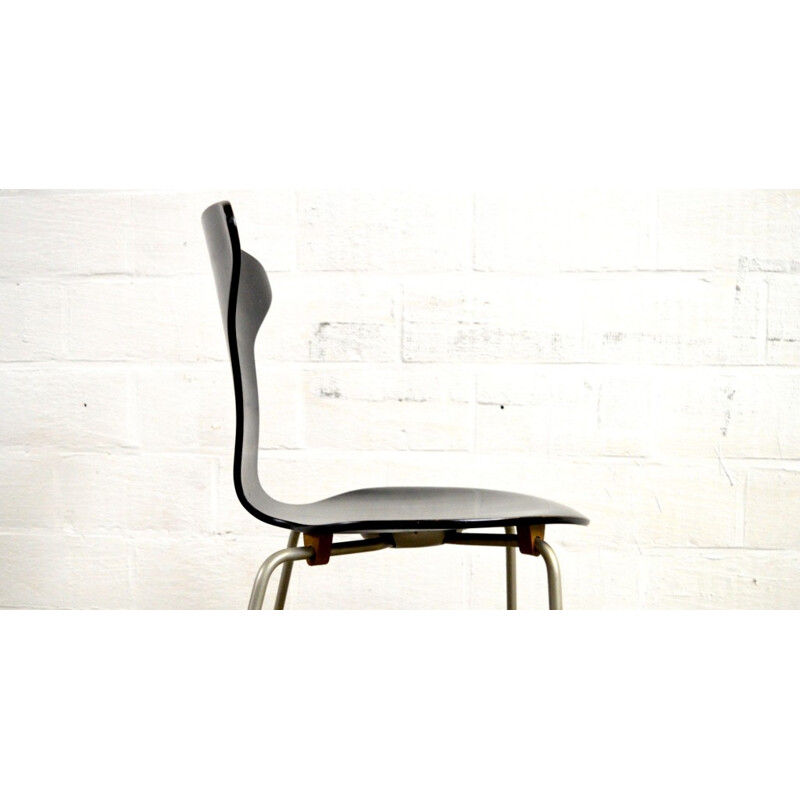 Fritz Hansen "3105 Mosquito" chair in black wood, Arne JACOBSEN - 1950s