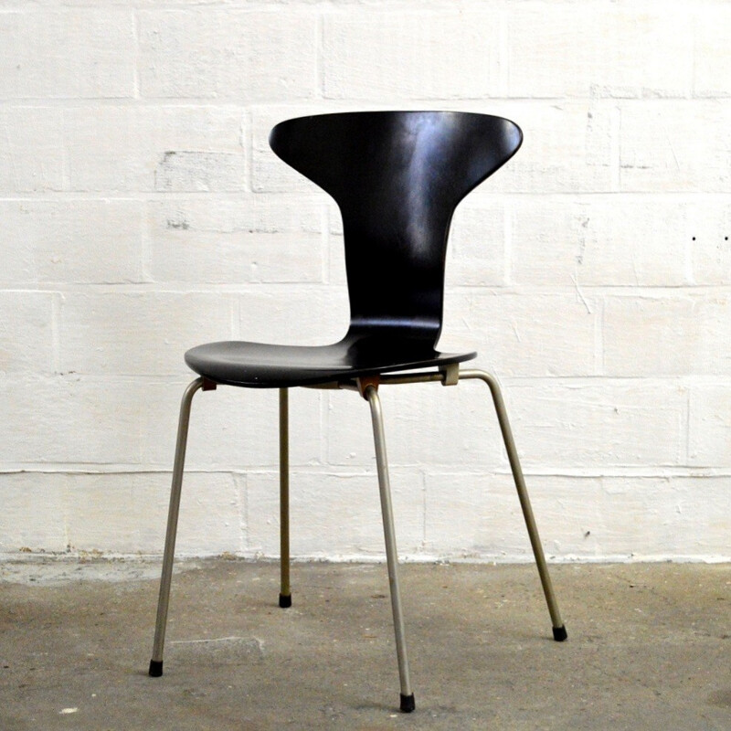 Fritz Hansen "3105 Mosquito" chair in black wood, Arne JACOBSEN - 1950s