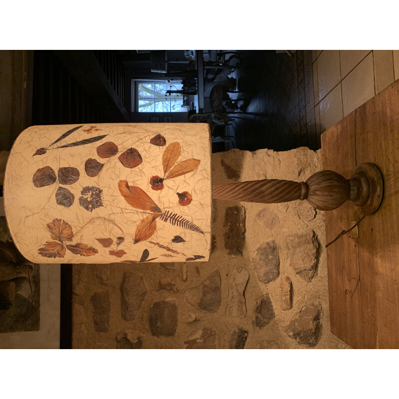 Vintage lamp with inlaid dried leaves lampshade