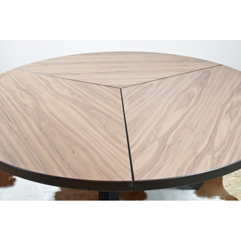 Vintage Brutalist large Tripod round dining room table by Martin Visser in walnut and oak