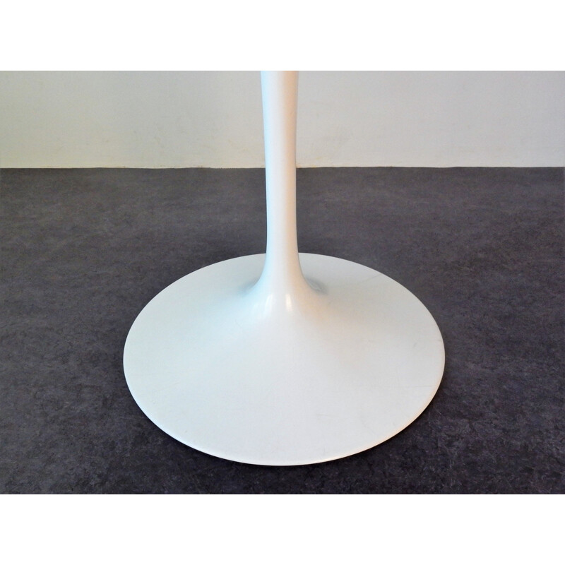 Vintage Round Pedestal dining table by Eero Saarinen for Knoll 1957