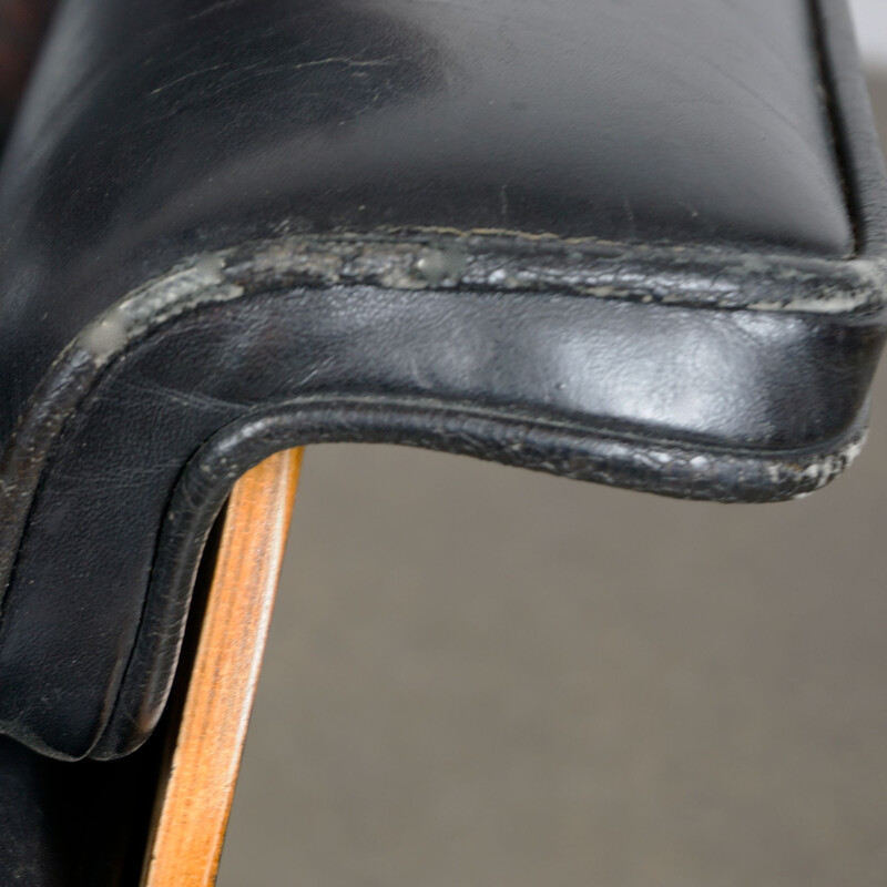 Vintage Eames Lounge Chair in Rosewood and black Leather 1960s