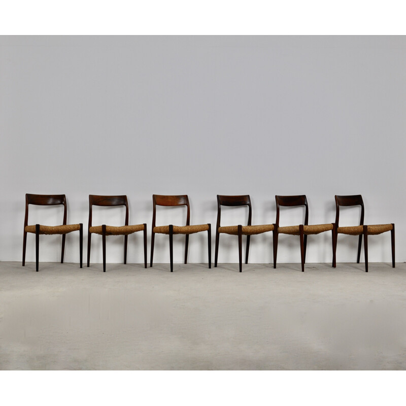 Lot de 6 chaises vintage Modèle 77 de Niels Møller pour J.L. Møllers