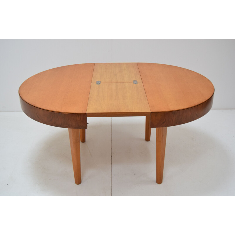 Table ronde vintage en bois, pliante de Jindrich Halabala, Tchécoslovaquie 1950