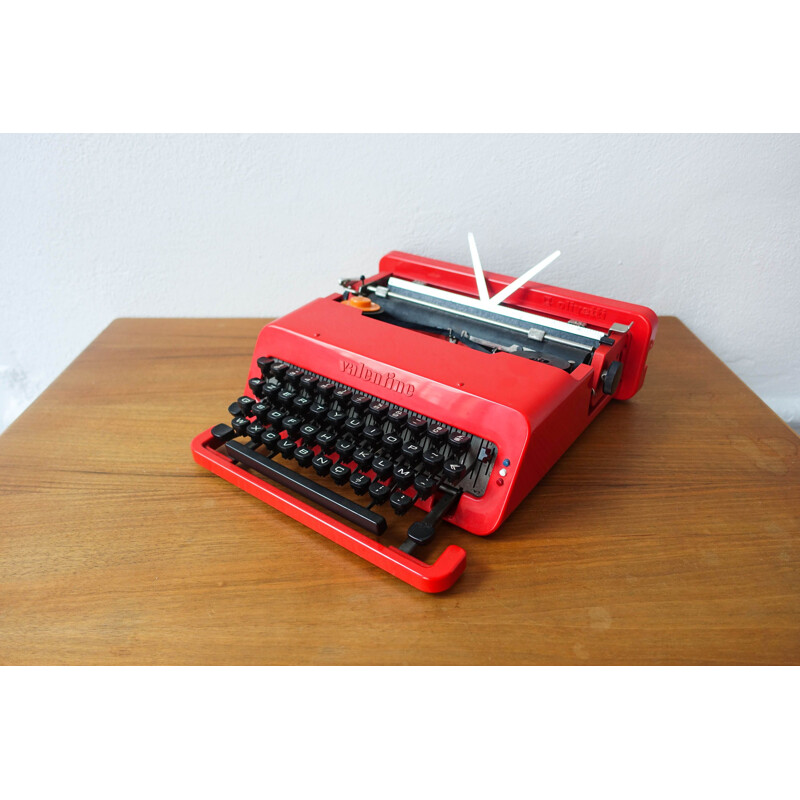 Machine à écrire vintage rouge Valentine par Ettore Sottsass & Perry King pour Olivetti Synthesis 1970
