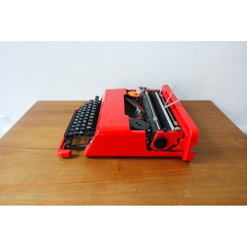 Vintage Red Valentine Typewriter by Ettore Sottsass & Perry King for Olivetti Synthesis 1970s