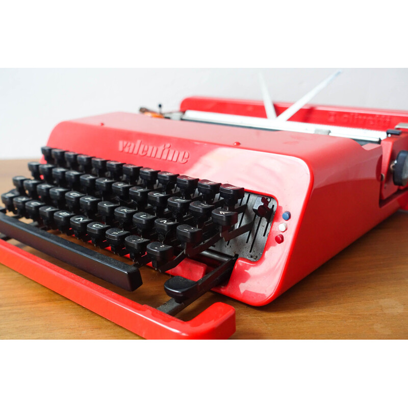 Machine à écrire vintage rouge Valentine par Ettore Sottsass & Perry King pour Olivetti Synthesis 1970