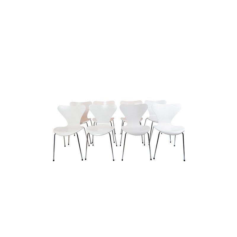 Set of 8 vintage Seven chairs by Arne Jacobsen and Fritz Hansen 2020. 