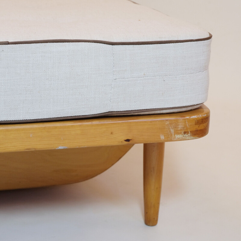 Vintage daybed in solid pine, Danish 1950s