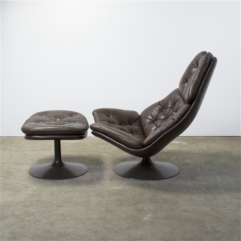 Artifort "F588" armchair with its ottoman in brown leather, Geoffrey HARCOURT - 1960s