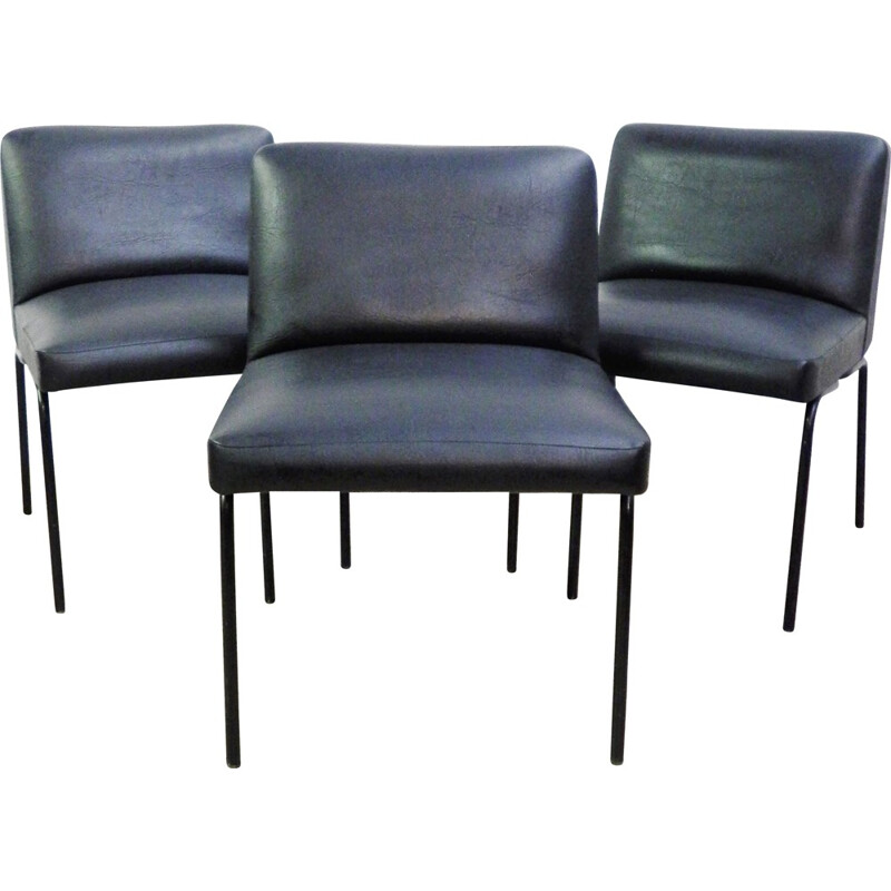 Suite de 3 chaises Meurop en simili cuir noir, Pierre GUARICHE - 1960