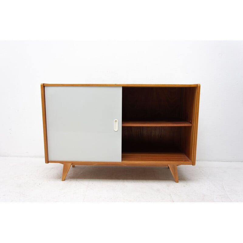 Vintage beukenhouten dressoir U-452 van Jiří Jiroutek, Tsjecho-Slowakije 1960