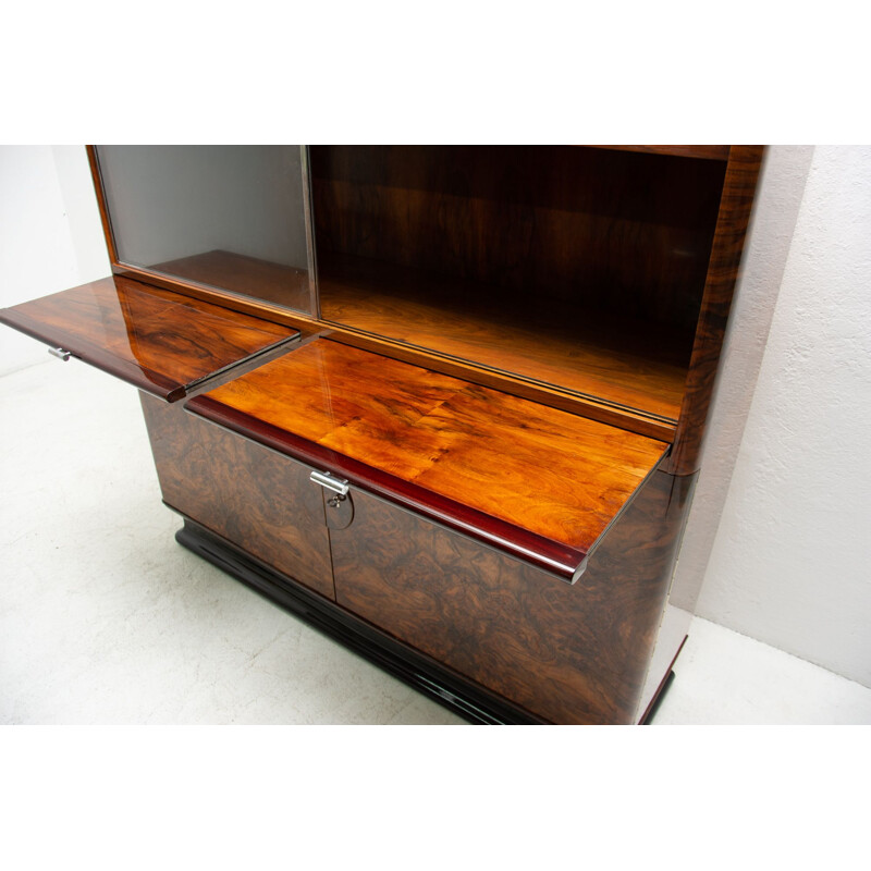 Vintage art deco wooden display case by Jindřich Halabala for ÚP Závody, 1930