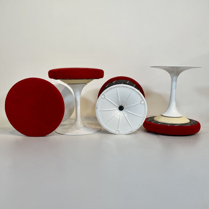 Vintage "Tulip" swivel stool in red alcantara by Eero Saarinen for Knoll International
