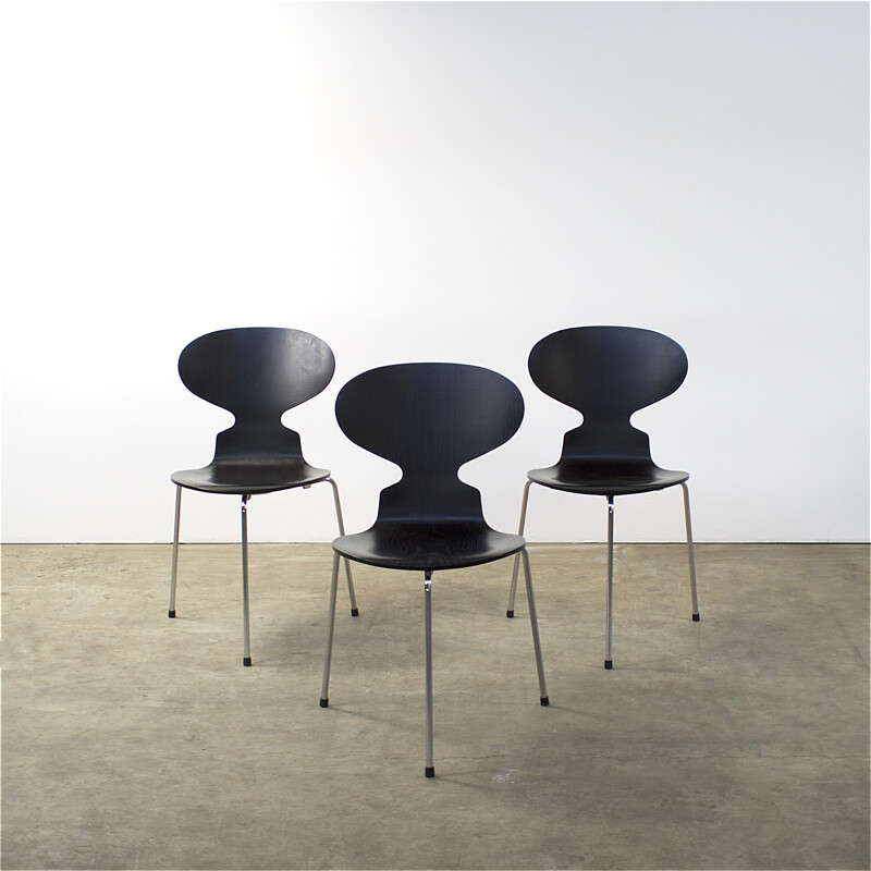 Fritz Hansen limited edition dining set in ashwood, Arne JACOBSEN - 2000s 