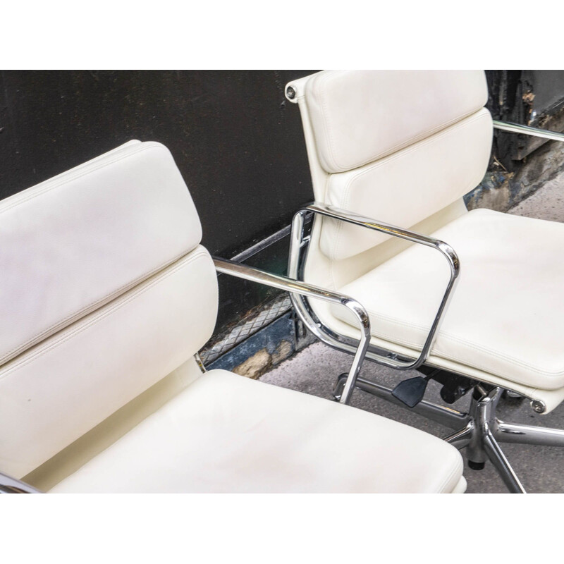 Pair of vintage Soft Pad white armchairs from Charles & Ray Eames