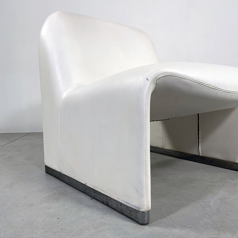 Vintage White Leather Alky Lounge Chair by Giancarlo Piretti for Castelli 1970s