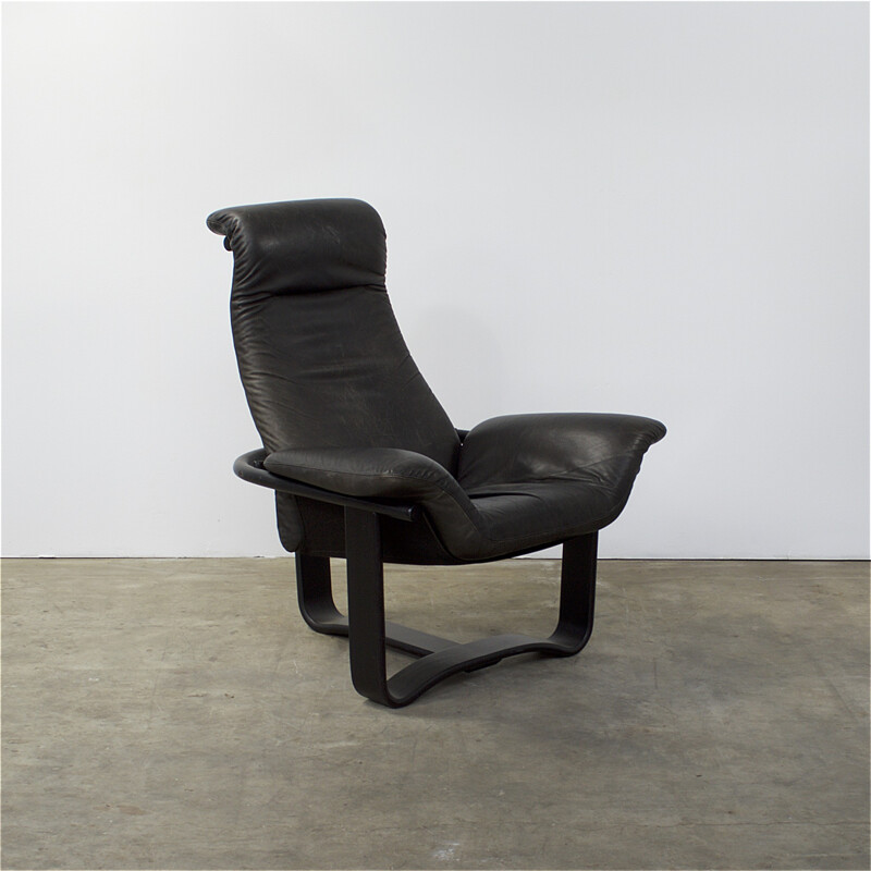 Westnofa easy chair in wood and black leather, Ingmar RELLING - 1970s