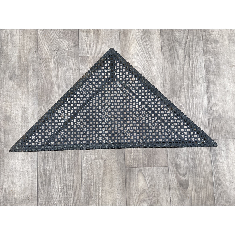 Table basse viintage triangle par Mathieu Matégot 1950