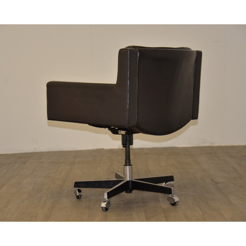 De Sede swivel lounge chair in black aniline leather and wood, Robert HAUSSMANN - 1950s