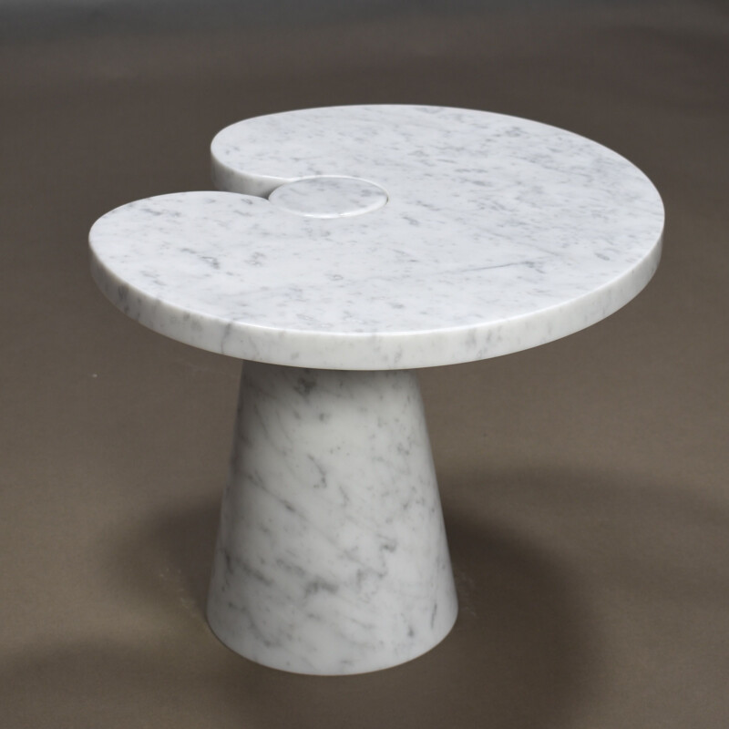 Vintage "Eros" side table in white Carrara marble by Angelo Mangiarotti for Skipper, Italy 1970s