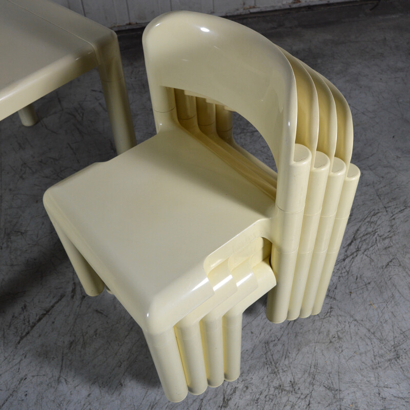 UPO dining set in plastic, Eero Aarnio - 1970s