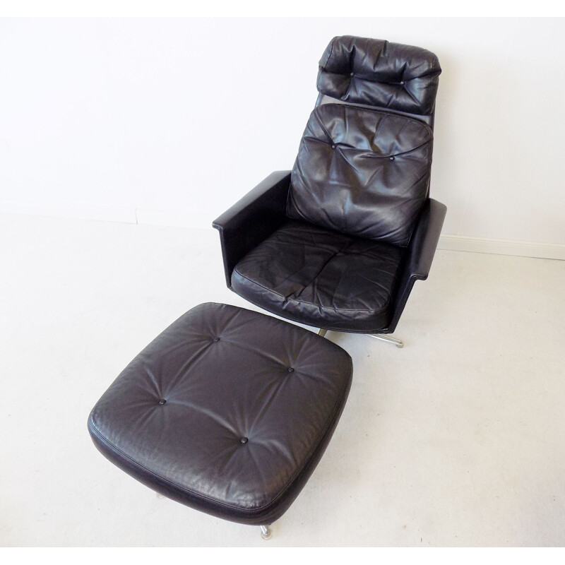 Vintage armchair COR Sedia with black leather ottoman by Horst Brüning 1960