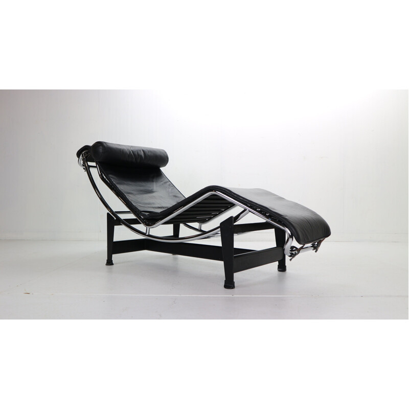 Fauteuil lounge vintage Corbusier LC4 Black on Black Chaise par Cassina 1970