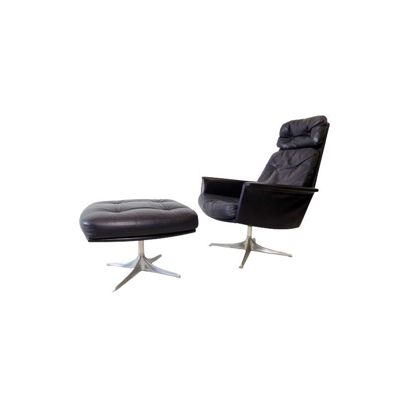 Vintage armchair COR Sedia with black leather ottoman by Horst Brüning 1960