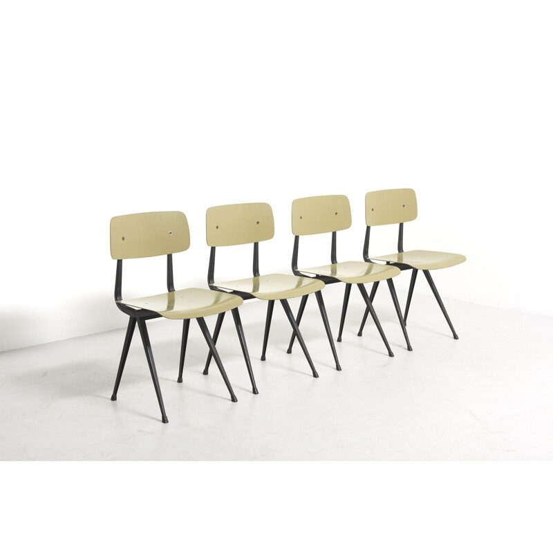 Lot de 4 chaises vintage "Result" de Friso Kramer et Wim Rietveld pour Ahrend De Cirkel, Pays-Bas 1958