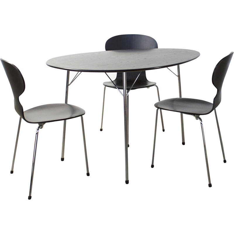 Fritz Hansen limited edition dining set in ashwood, Arne JACOBSEN - 2000s 