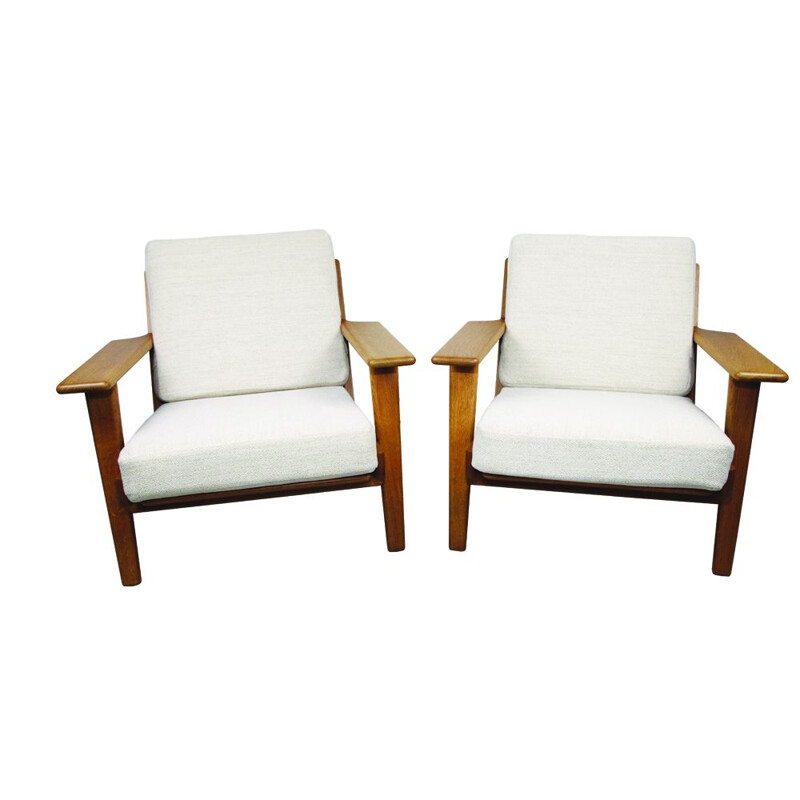 Pair of vintage lounge chairs GE-290 by Hans Wegner for Getama Danish 1953