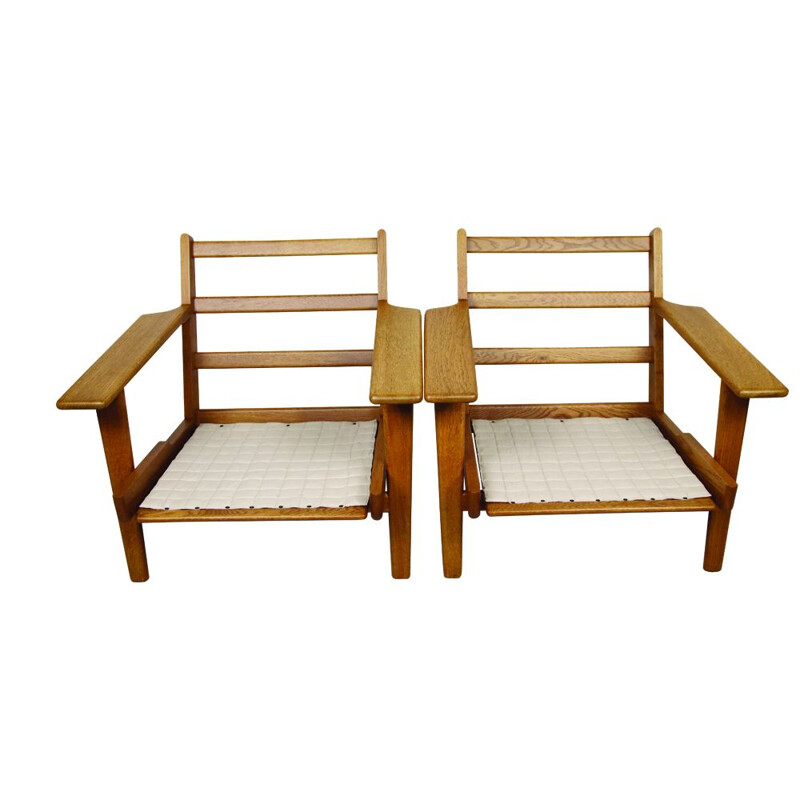 Pair of vintage lounge chairs GE-290 by Hans Wegner for Getama Danish 1953