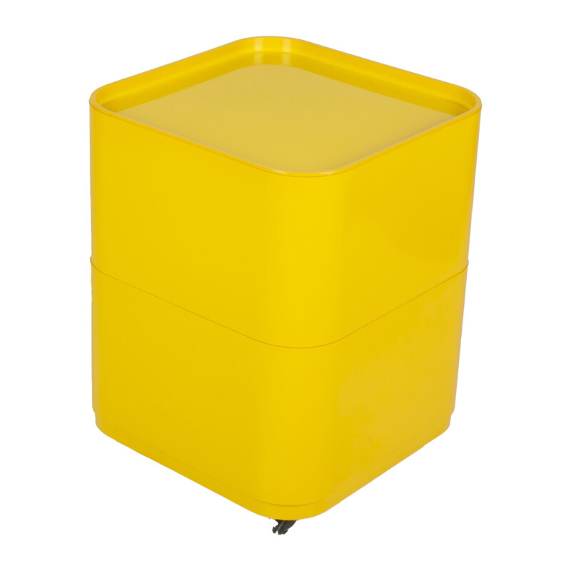 Vintage Yellow Modular by Anna Castelli Ferrieri for Kartell with 4 castor wheels