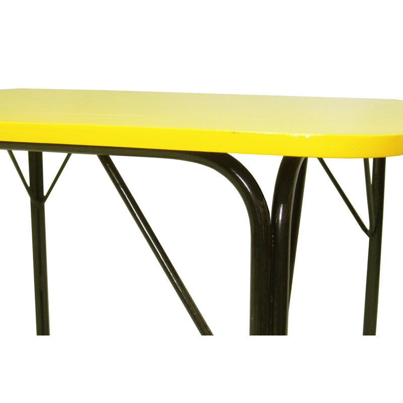 Mesa de comedor vintage de contrachapado amarillo con base de metal, 1960