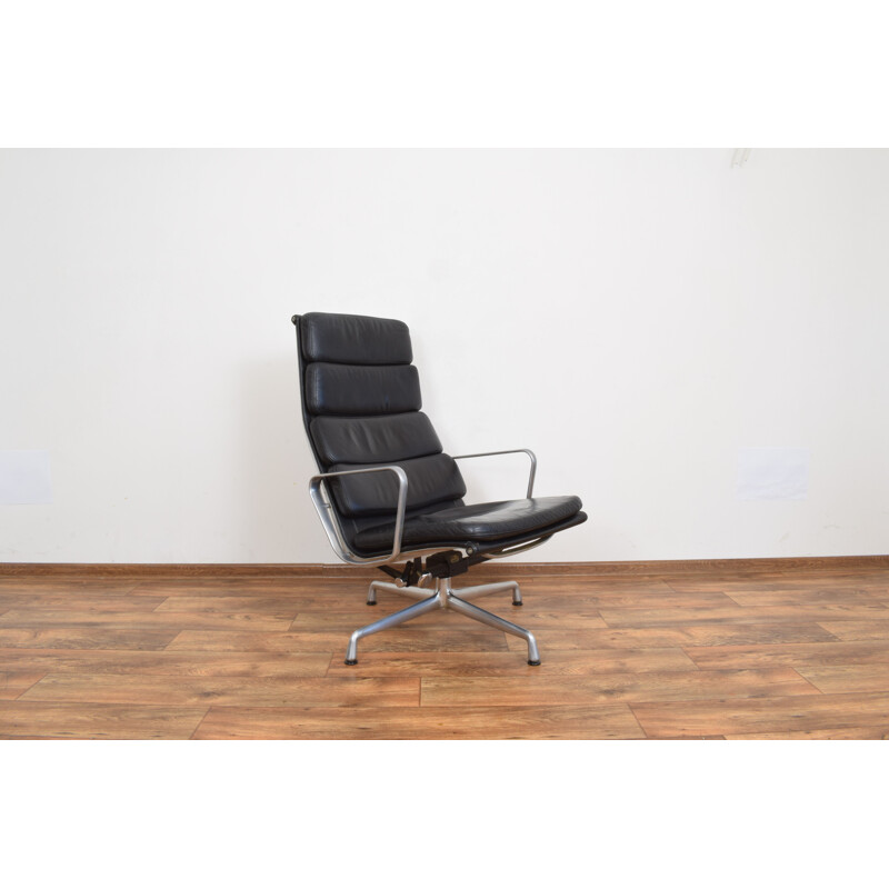 Vintage EA222 Lounge Chair by Ray & Charles Eames for Vitra 1980s