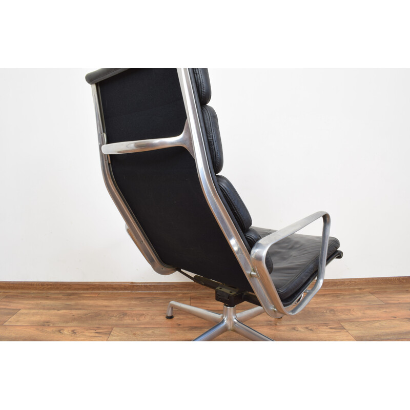 Vintage EA222 Lounge Chair by Ray & Charles Eames for Vitra 1980s