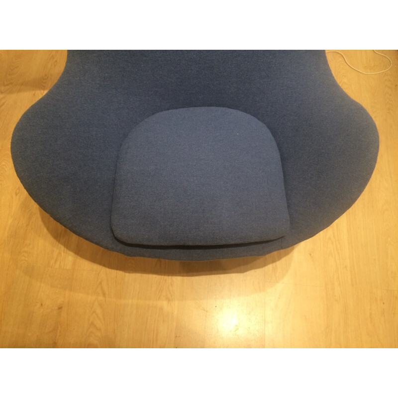 Fritz Hansen "Egg" armchair in blue fabric, Arne JACOBSEN  - 1960s